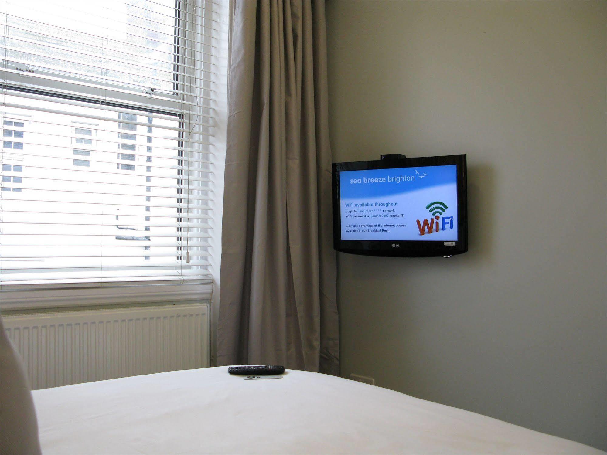 Oyo Lifestyle Hotel Sea Breeze Brighton Exteriör bild