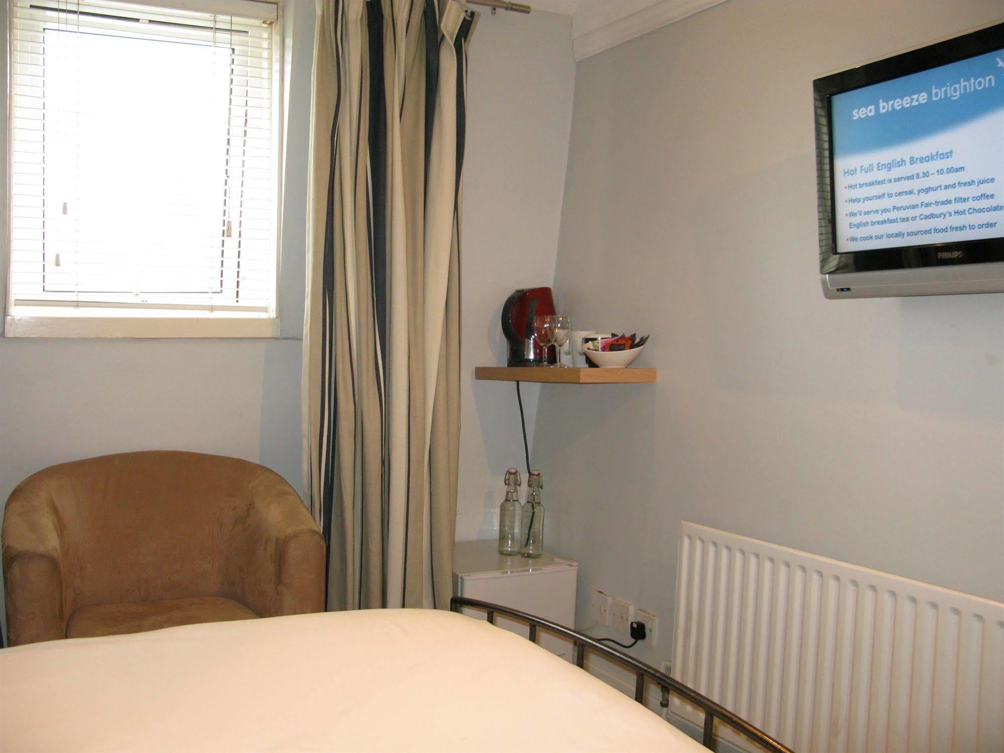 Oyo Lifestyle Hotel Sea Breeze Brighton Exteriör bild