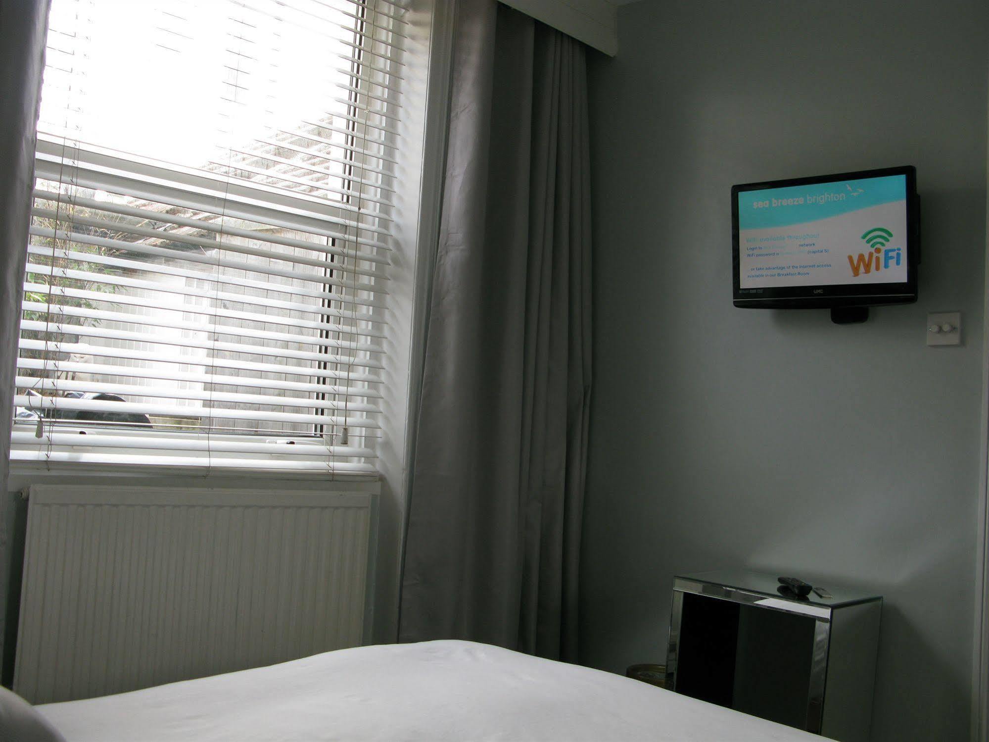 Oyo Lifestyle Hotel Sea Breeze Brighton Exteriör bild