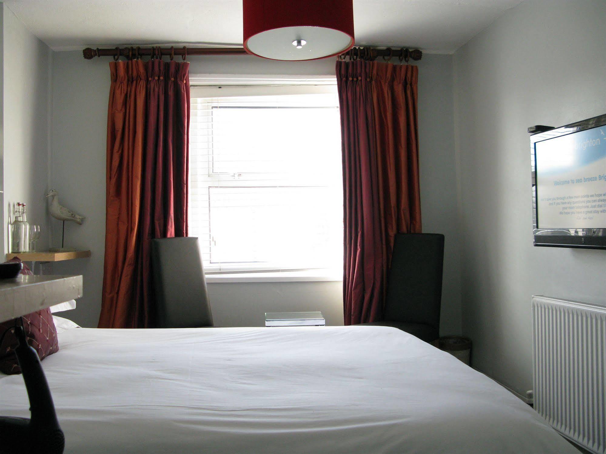 Oyo Lifestyle Hotel Sea Breeze Brighton Exteriör bild