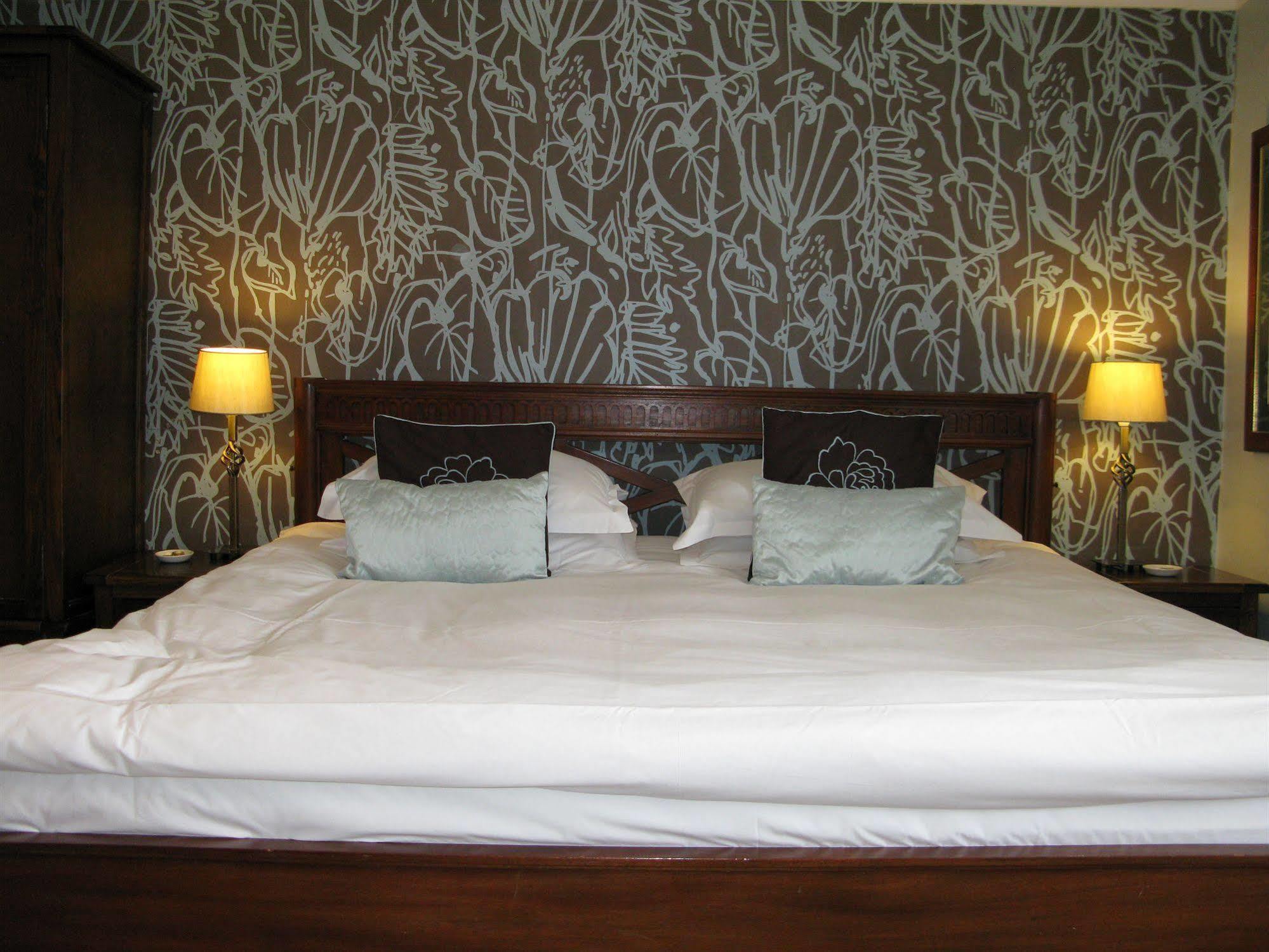 Oyo Lifestyle Hotel Sea Breeze Brighton Exteriör bild