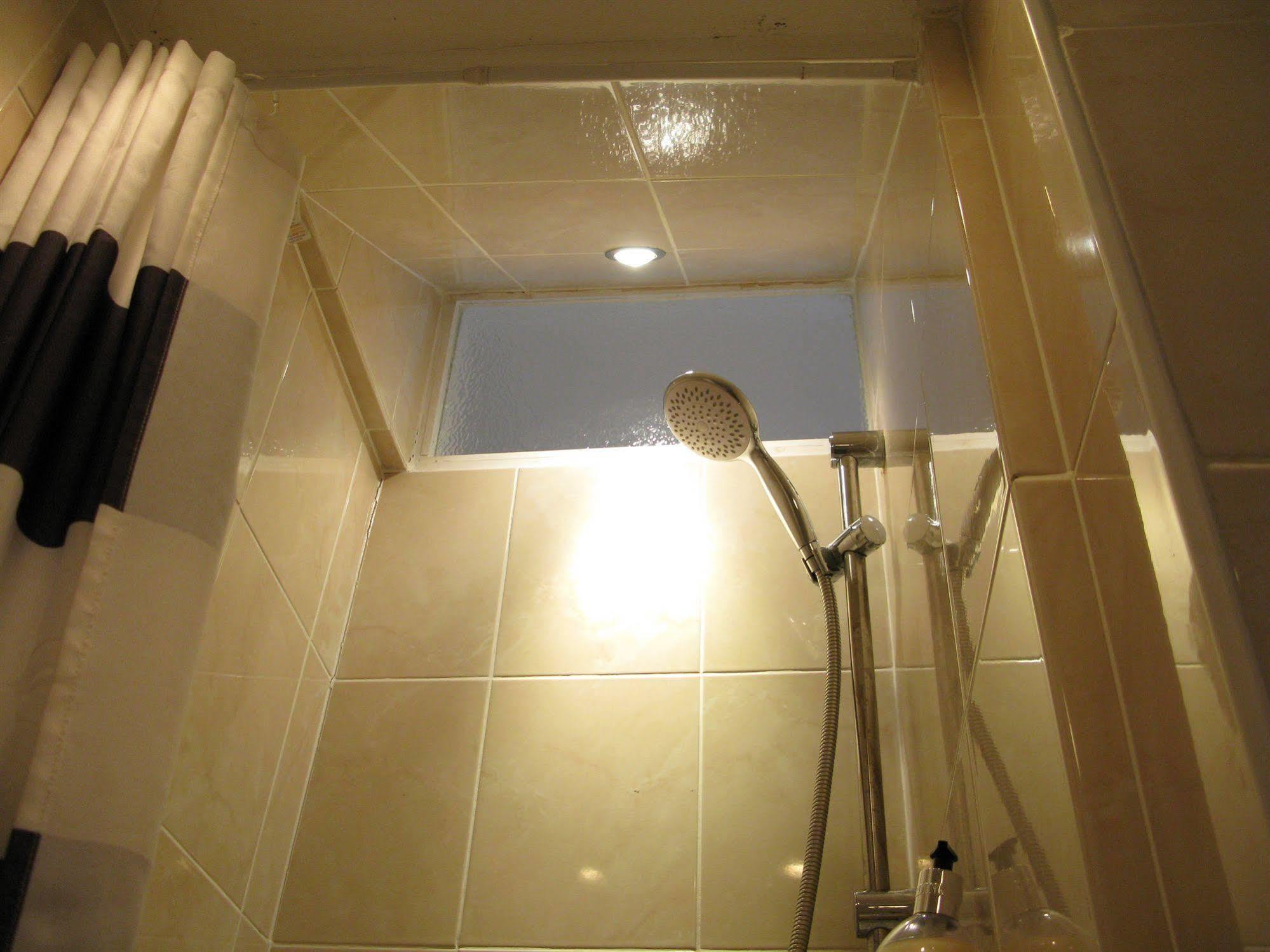 Oyo Lifestyle Hotel Sea Breeze Brighton Exteriör bild