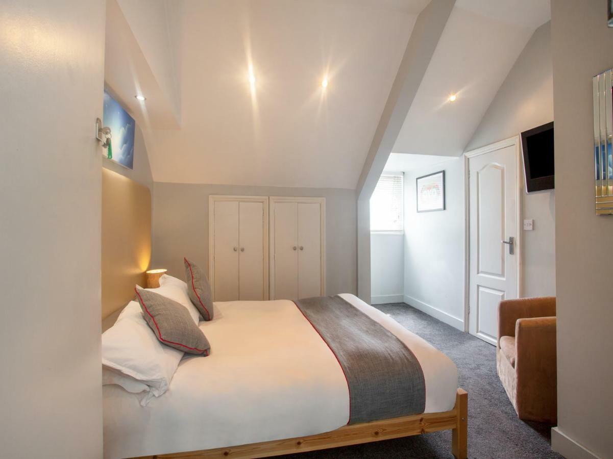Oyo Lifestyle Hotel Sea Breeze Brighton Exteriör bild